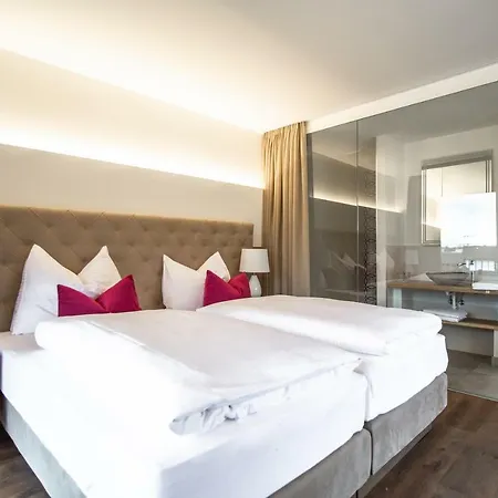 Weiss Hotel 4*