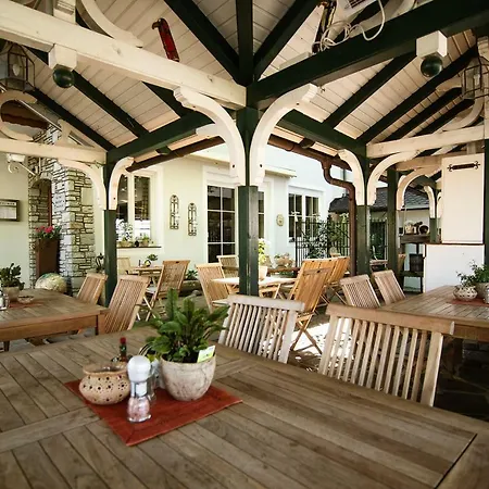 Hotel Weiss 4*